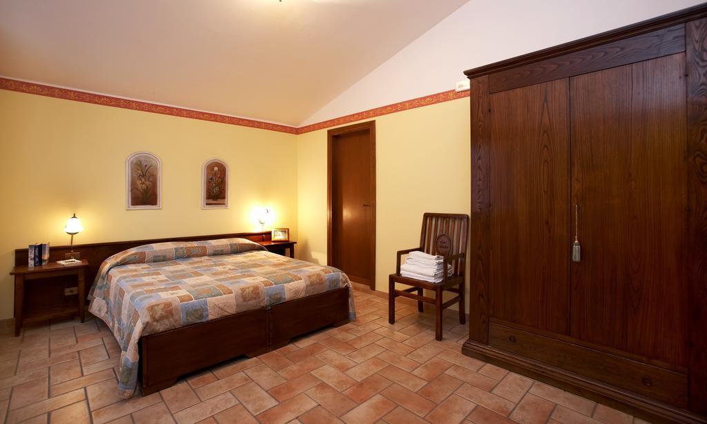 Casale Favilluta Casa de hóspedes Petrignano Quarto foto