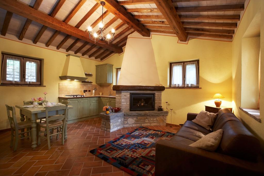 Casale Favilluta Casa de hóspedes Petrignano Quarto foto